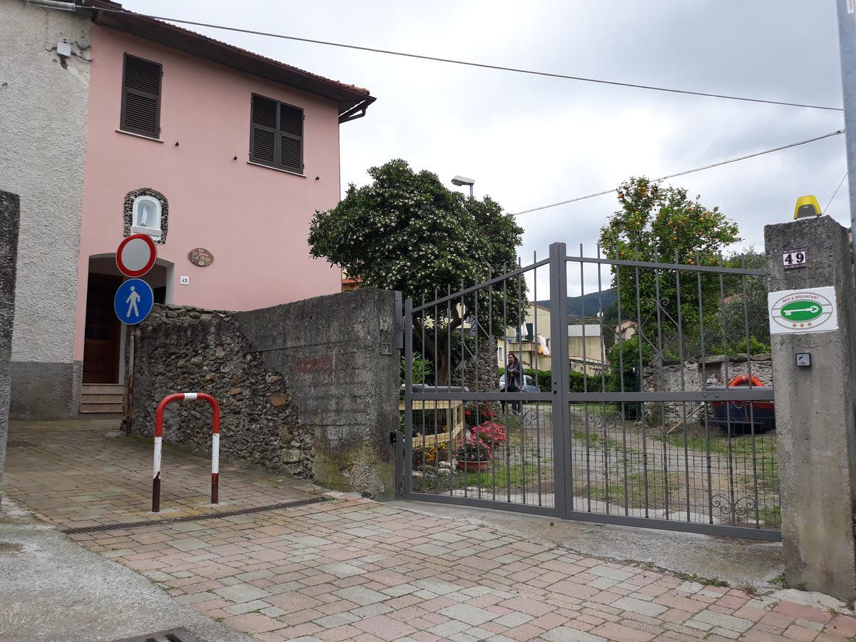 La Terra Di Mingo Bed & Breakfast วาโด ลีกูเร ภายนอก รูปภาพ